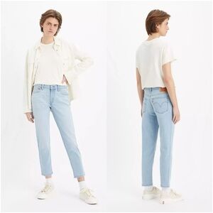 LEVI’S Mid-Rise Boyfriend Jeans